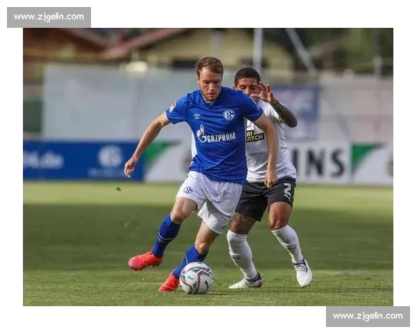 沙尔克 04 锁定 22 岁中场新星 埃尔 - 法乌齐加盟至 2029 年